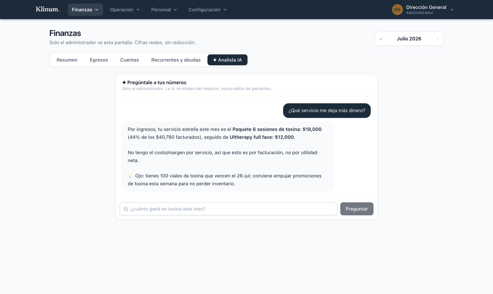 Analista IA de Klinum respondiendo qué servicio genera más ingresos y alertando de inventario por caducar